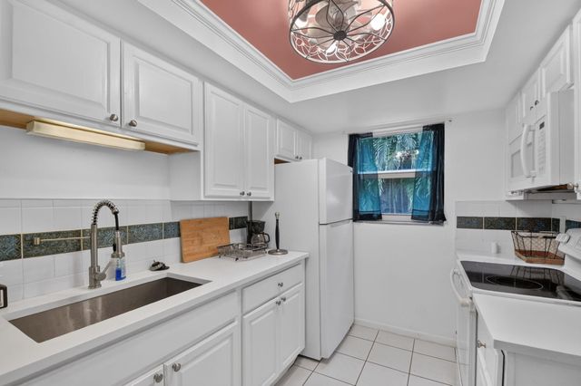 658 NE 6TH Court E E, Boynton Beach, FL 33435
