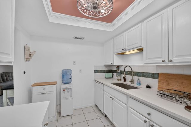 658 NE 6TH Court E E, Boynton Beach, FL 33435