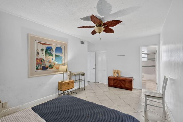 658 NE 6TH Court E E, Boynton Beach, FL 33435