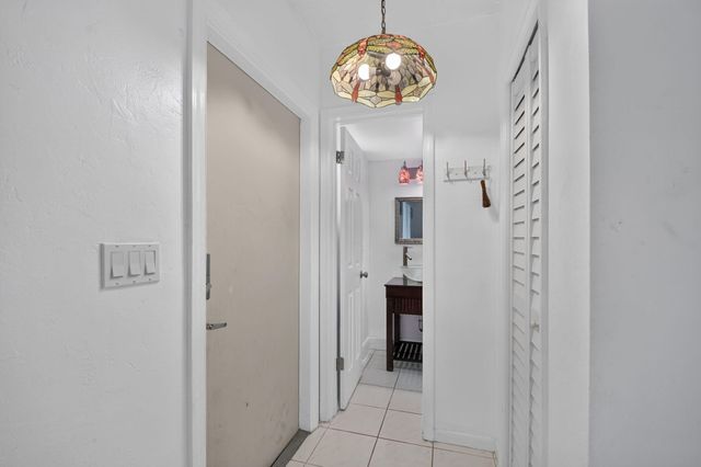658 NE 6TH Court E E, Boynton Beach, FL 33435