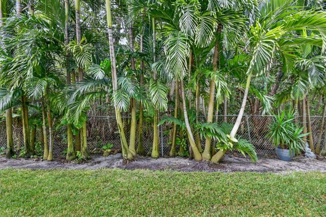 658 NE 6TH Court E E, Boynton Beach, FL 33435