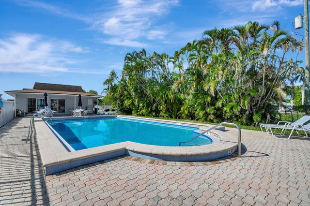 658 NE 6TH Court E E, Boynton Beach, FL 33435