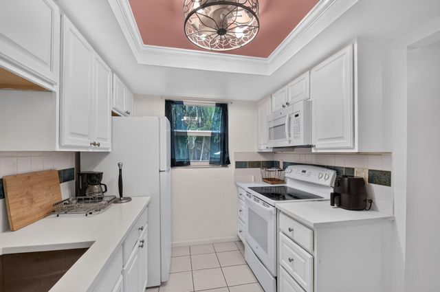 658 NE 6TH Court E E, Boynton Beach, FL 33435
