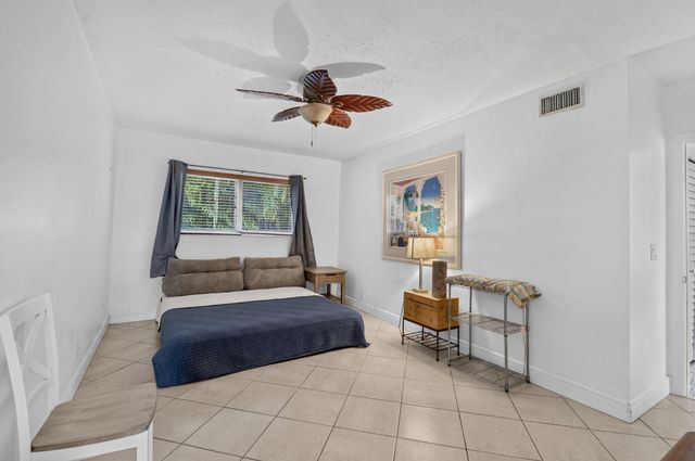 658 NE 6TH Court E E, Boynton Beach, FL 33435