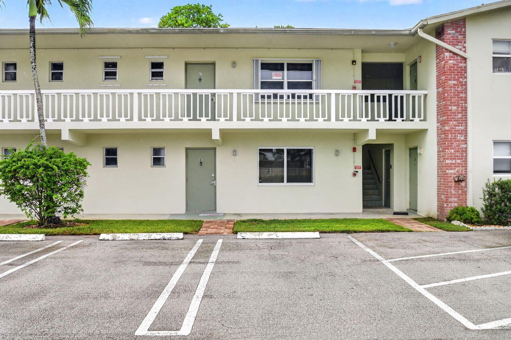658 NE 6TH Court E E, Boynton Beach, FL 33435