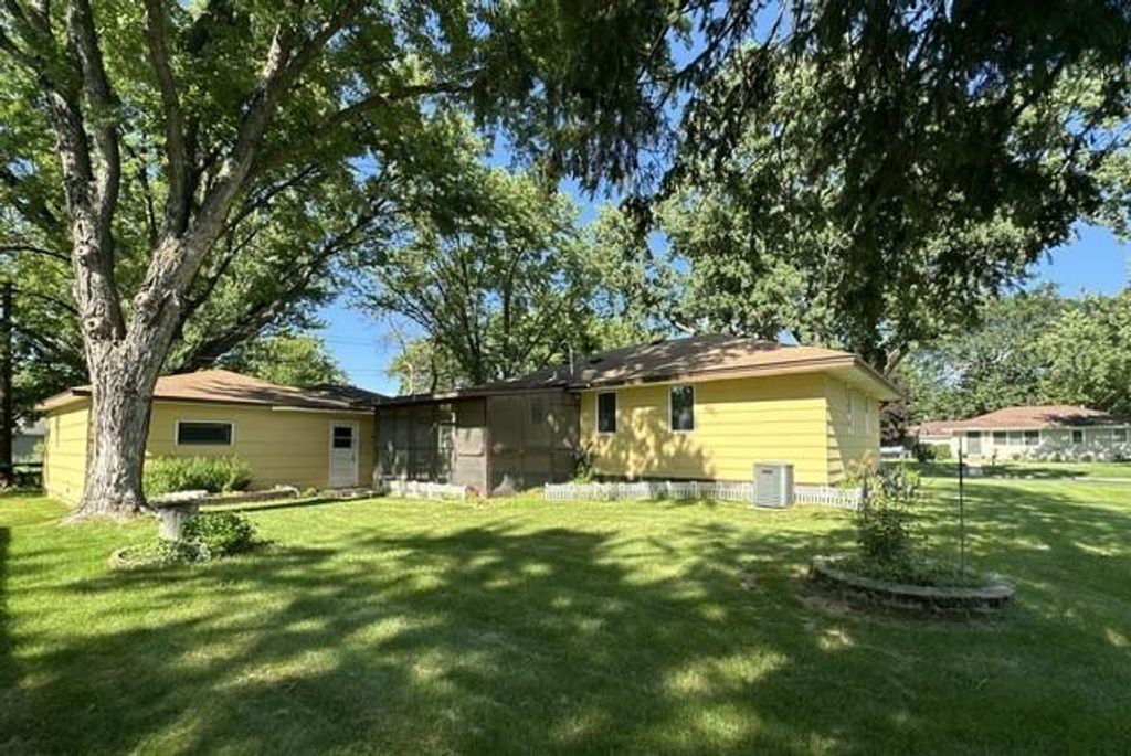 6801 Toledo Avenue N, Brooklyn Center, MN 55429