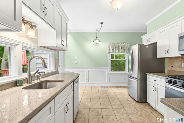 41 Greystone 41, Shelton, CT 06484