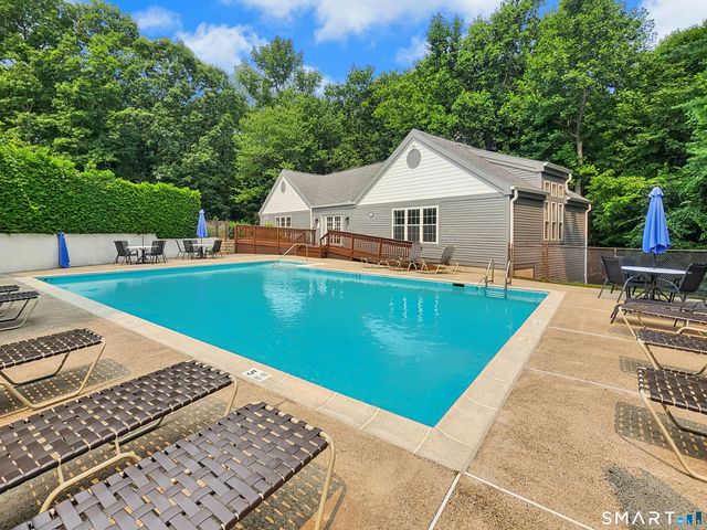 41 Greystone 41, Shelton, CT 06484