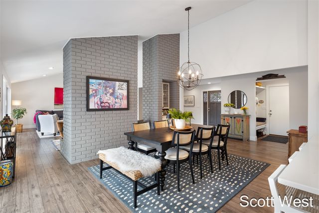 2909 Cascade Springs Drive, Grand Rapids, MI 49546