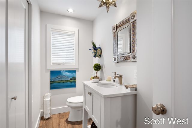 2909 Cascade Springs Drive, Grand Rapids, MI 49546