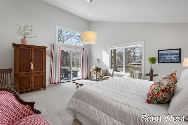 2909 Cascade Springs Drive, Grand Rapids, MI 49546