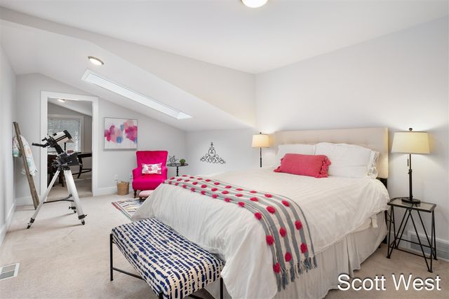 2909 Cascade Springs Drive, Grand Rapids, MI 49546