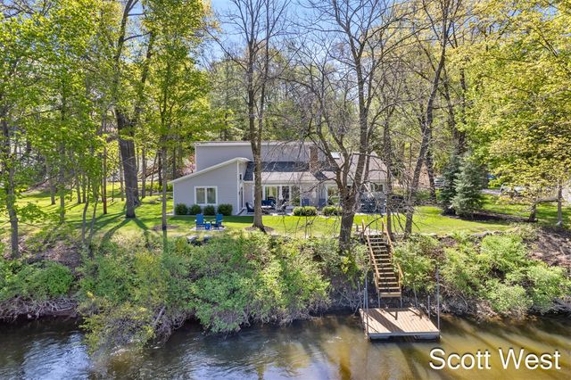2909 Cascade Springs Drive, Grand Rapids, MI 49546