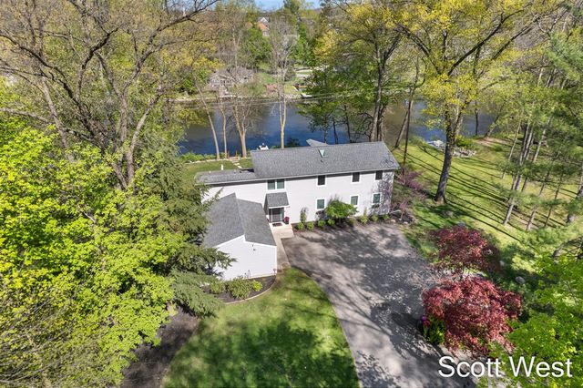 2909 Cascade Springs Drive, Grand Rapids, MI 49546