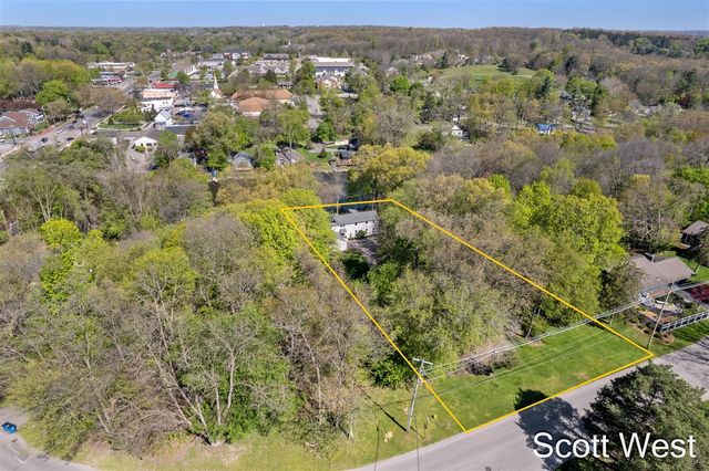 2909 Cascade Springs Drive, Grand Rapids, MI 49546