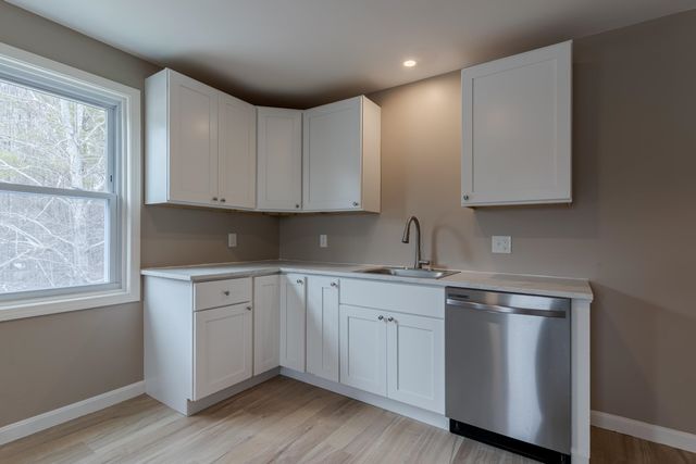 60 Charles Street, Farmington, NH 03835