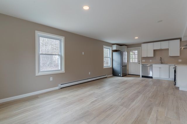 60 Charles Street, Farmington, NH 03835