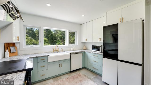 6795 CHAPEL RD, New Hope, PA 18938