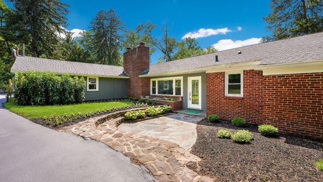 6795 CHAPEL RD, New Hope, PA 18938