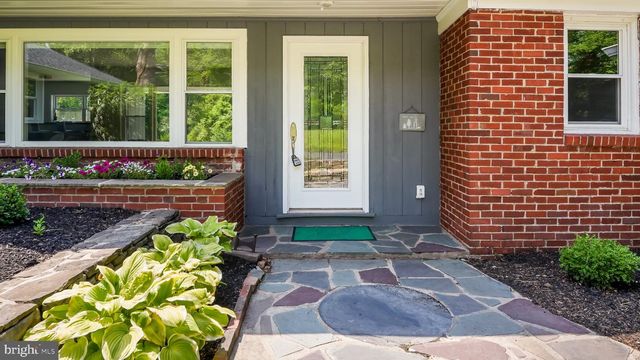 6795 CHAPEL RD, New Hope, PA 18938