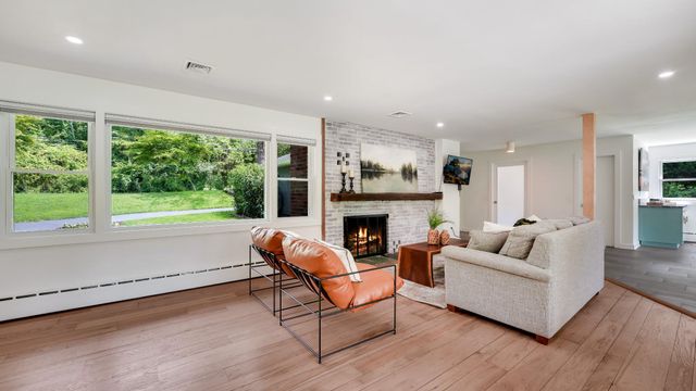 6795 CHAPEL RD, New Hope, PA 18938