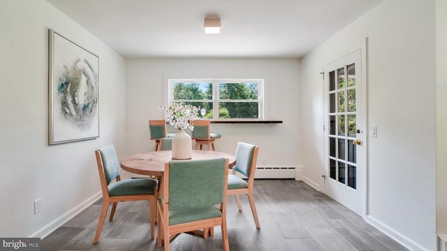 6795 CHAPEL RD, New Hope, PA 18938