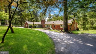 6795 CHAPEL RD, New Hope, PA 18938