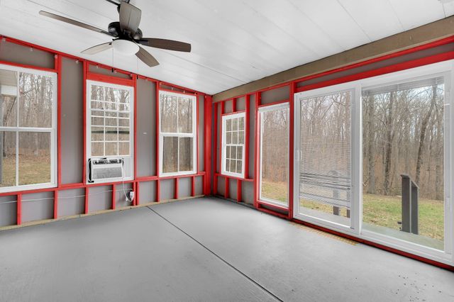 4015 Keith Springs Mountain Rd, Belvidere, TN 37306