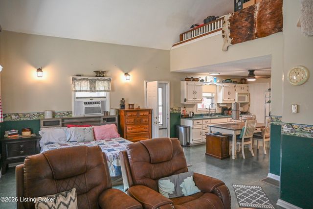 850 Leonard Hall Rd, New Haven, KY 40051