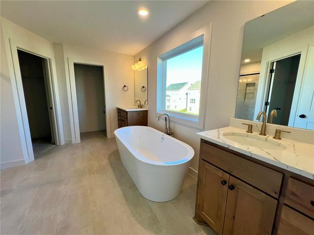 4054 Arbor Drive, Woodbury, MN 55129