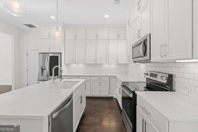 222 DAWSON Drive, Woodstock, GA 30188