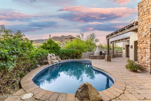 2208 N SAGEBRUSH Lane, Carefree, AZ 85377