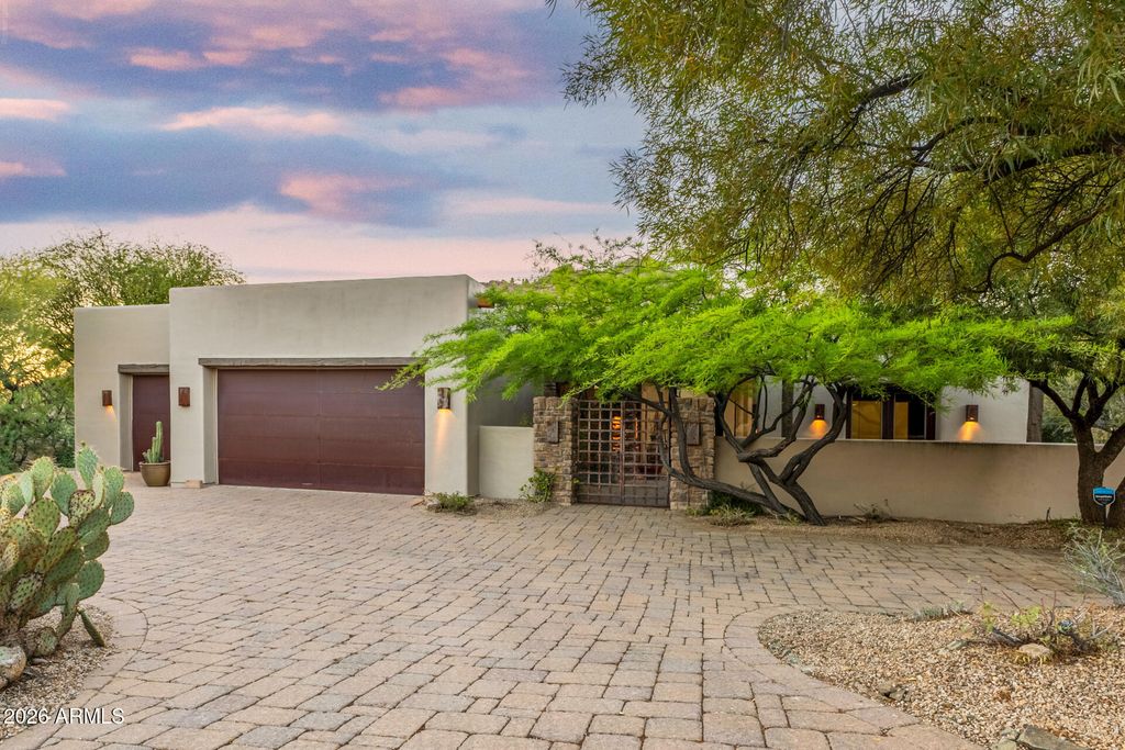2208 N SAGEBRUSH Lane, Carefree, AZ 85377