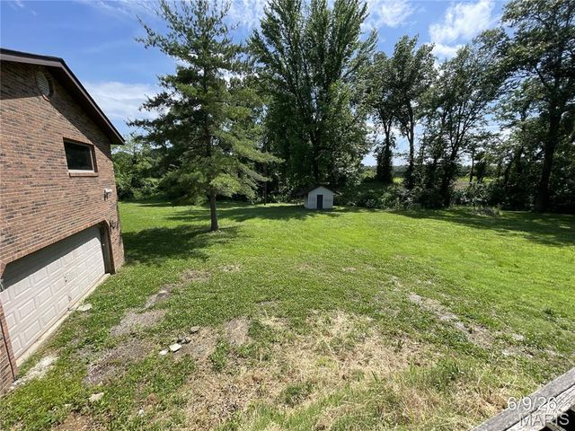 721 E Us Highway 40, Troy, IL 62294