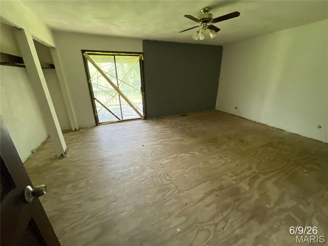 721 E Us Highway 40, Troy, IL 62294