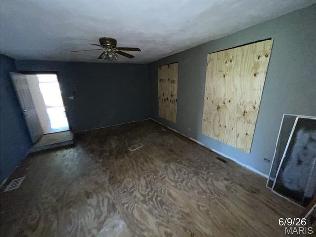 721 E Us Highway 40, Troy, IL 62294