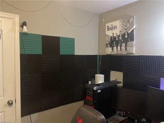 1832 Elizabeth AVE, Chesapeake, VA 23324