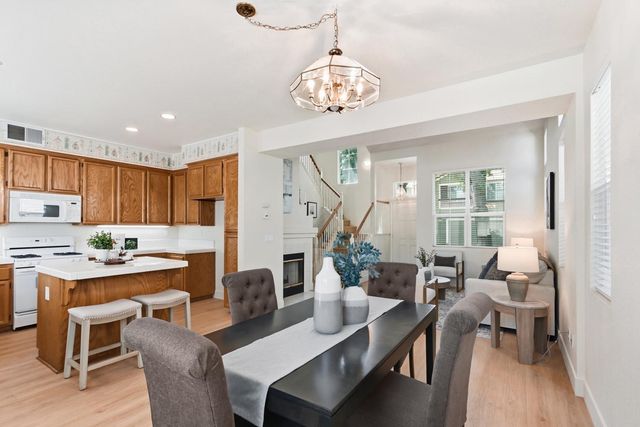 391 Coventry Cir, Folsom, CA 95630