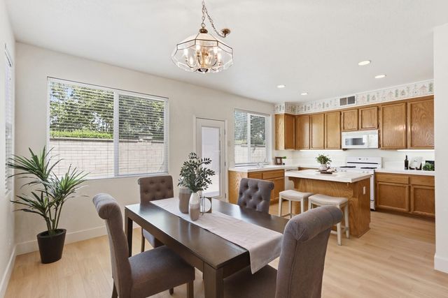 391 Coventry Cir, Folsom, CA 95630