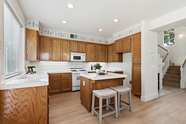 391 Coventry Cir, Folsom, CA 95630