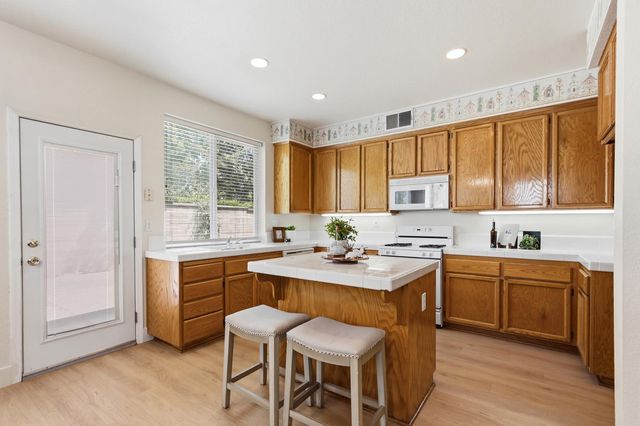 391 Coventry Cir, Folsom, CA 95630