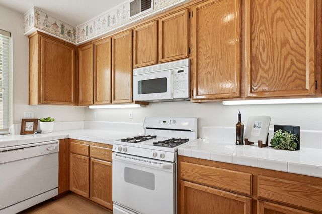 391 Coventry Cir, Folsom, CA 95630