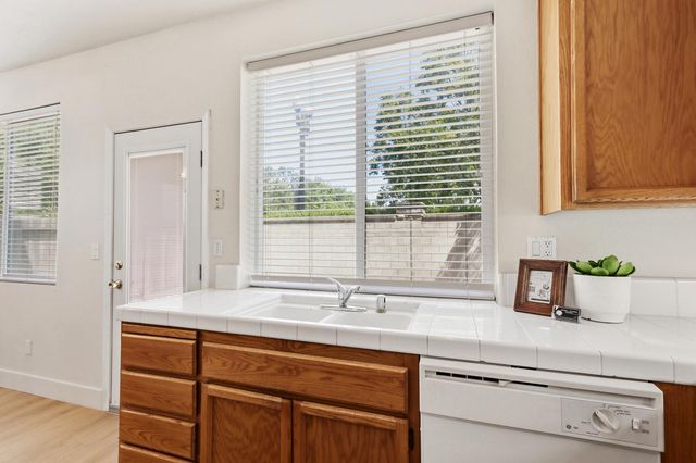 391 Coventry Cir, Folsom, CA 95630