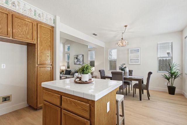 391 Coventry Cir, Folsom, CA 95630
