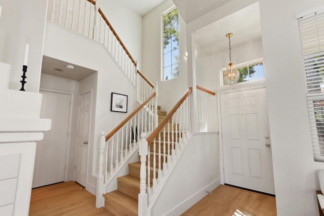391 Coventry Cir, Folsom, CA 95630