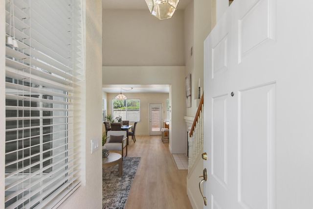 391 Coventry Cir, Folsom, CA 95630