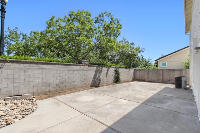 391 Coventry Cir, Folsom, CA 95630