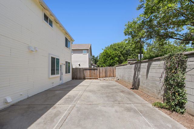 391 Coventry Cir, Folsom, CA 95630