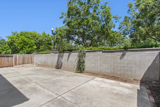 391 Coventry Cir, Folsom, CA 95630