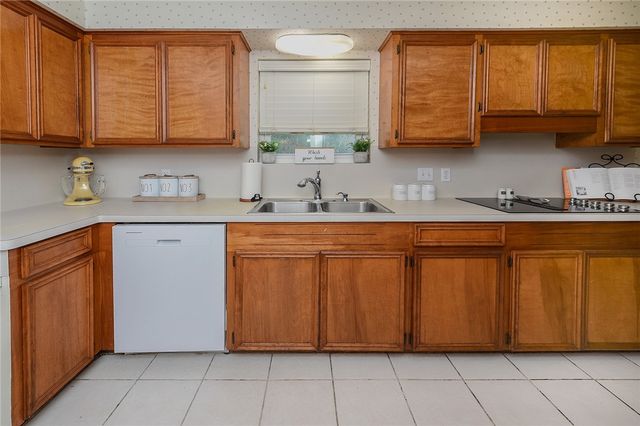 6602 Bent Trail Dr, Corpus Christi, TX 78413